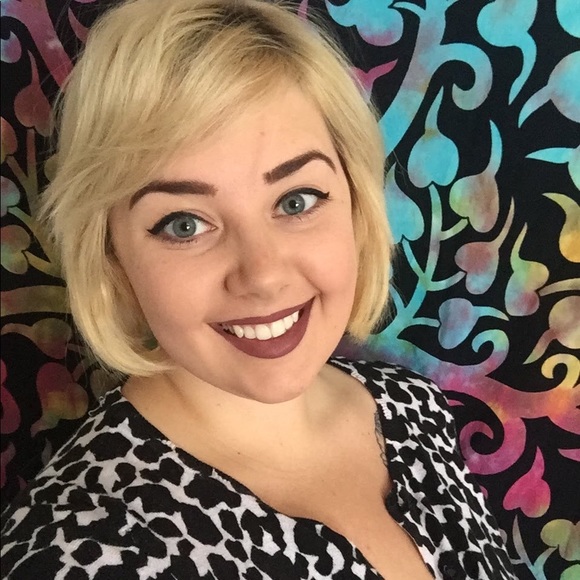 Meet your Posher, Kendra - Picture 1 of 1